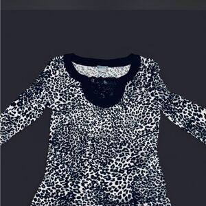 Ann Taylor animal print long sleeve top i size extra  small